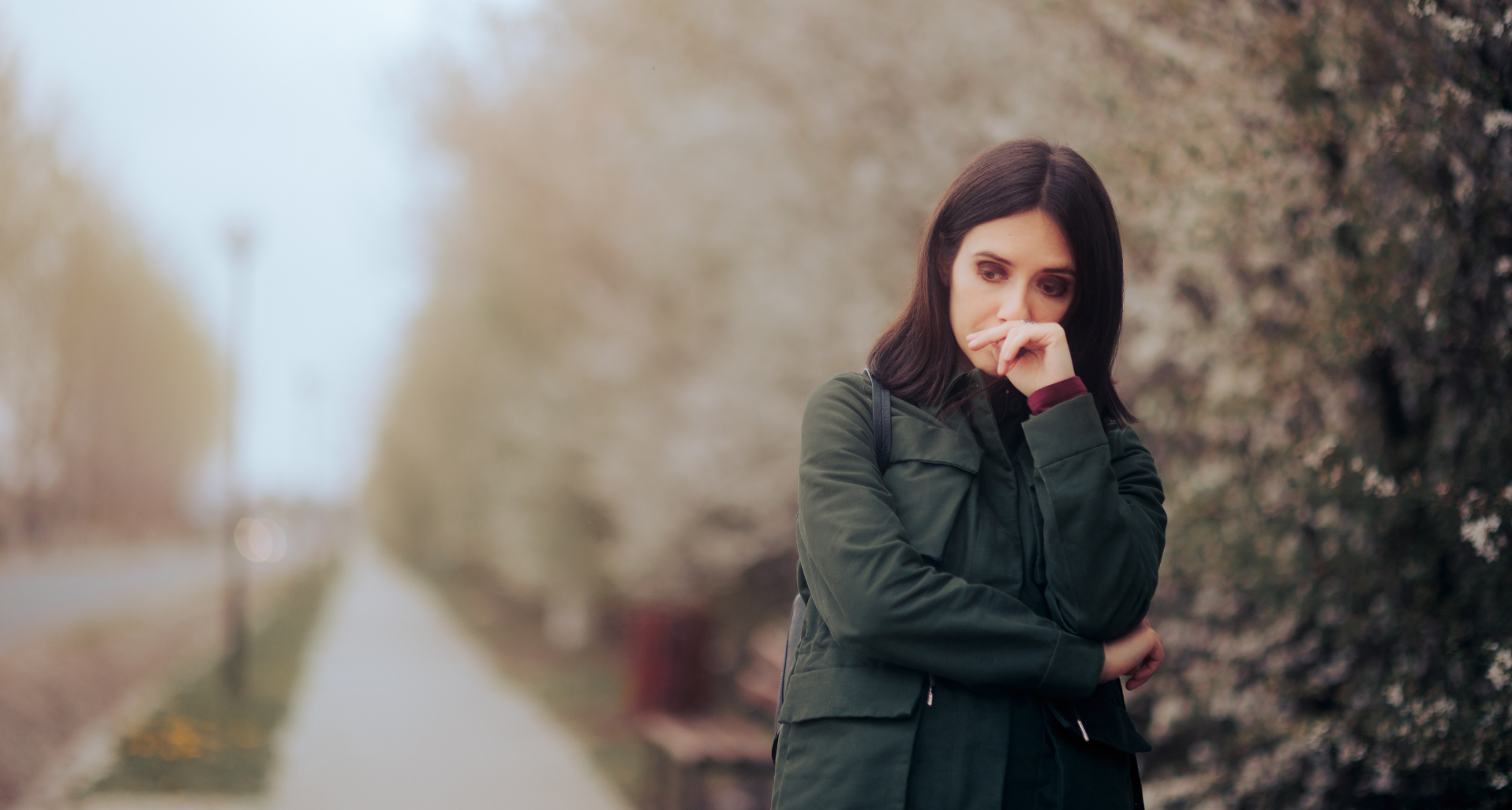 woman walking outside looking anxious struggling with thought disorder symptoms in Philadelphia